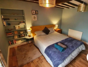 Beautiful Cosy Townhouse 3 Double beds 2 Bathroom FREE PARKING